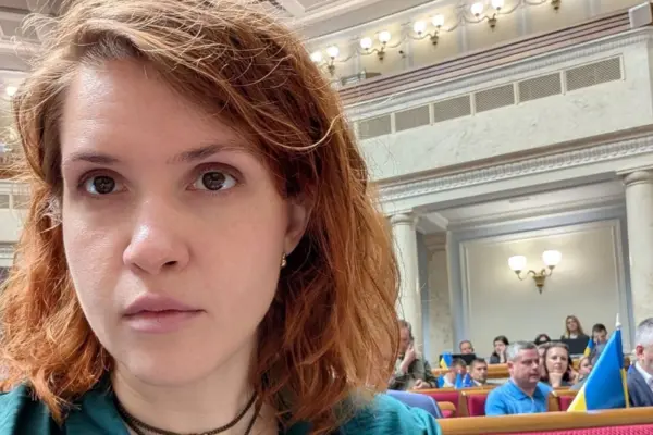 Мар’яна Безугла офіційно повернулась до фракції «Слуга народу» у Раді