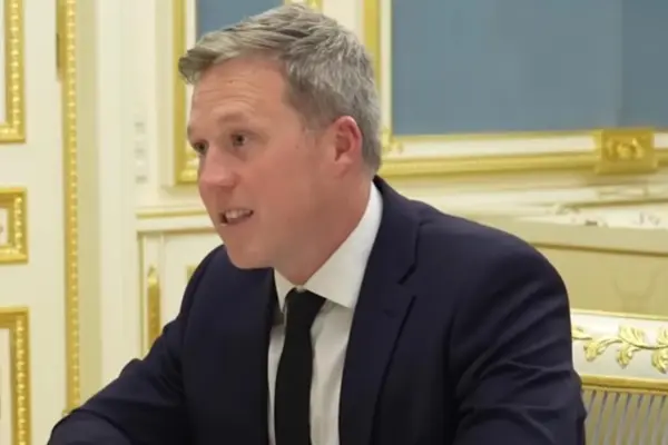 Дрісколл подав Трампу заяву про відставку: що відомо про конфлікт із Гегсетом
